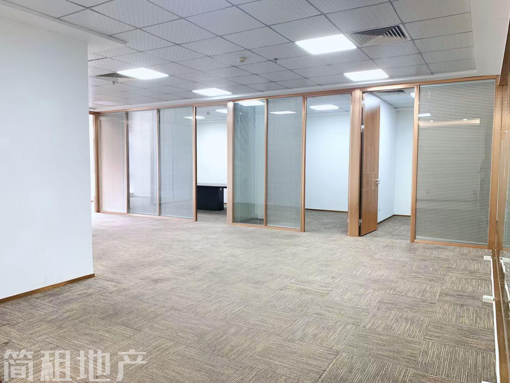 宝安西乡 明月花都写字楼 精装256平 5个房间 可配家私