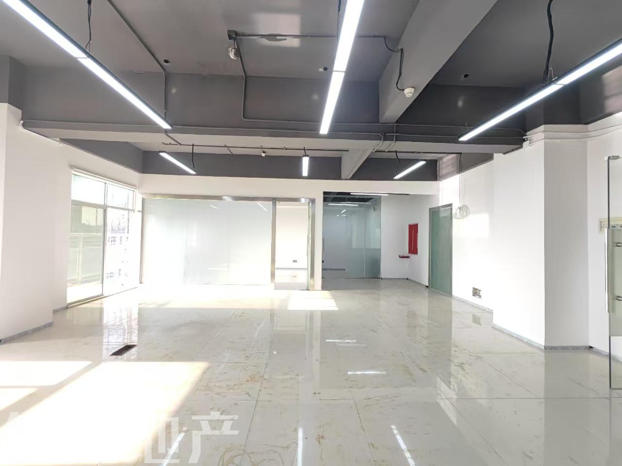 深圳北站 向荣商务大厦 精装180平 2+1 带阳台 西南双面采光