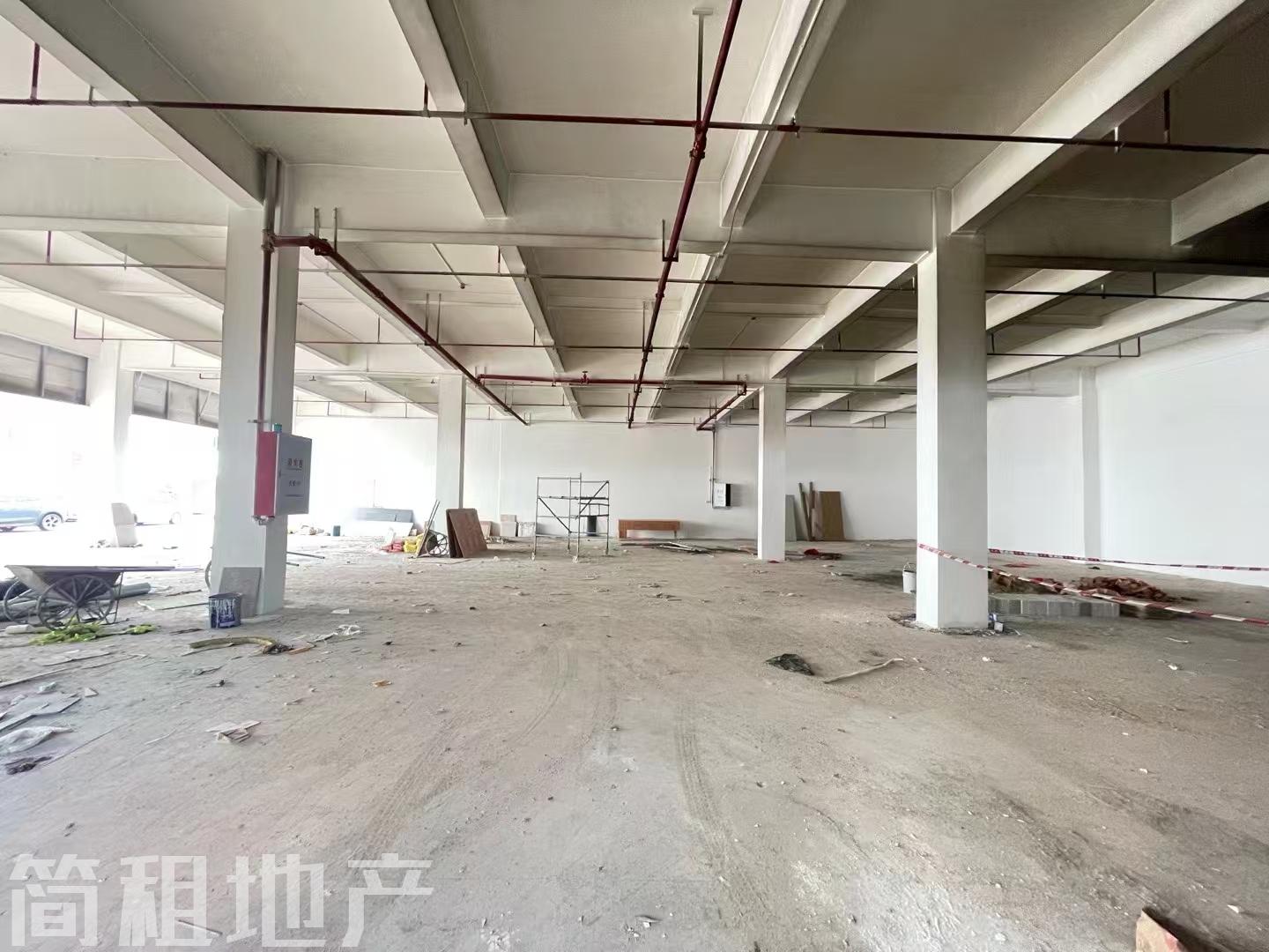 龙华清湖北产业园 稀有一楼 1179平 适合展厅 仓储 教育 研发等