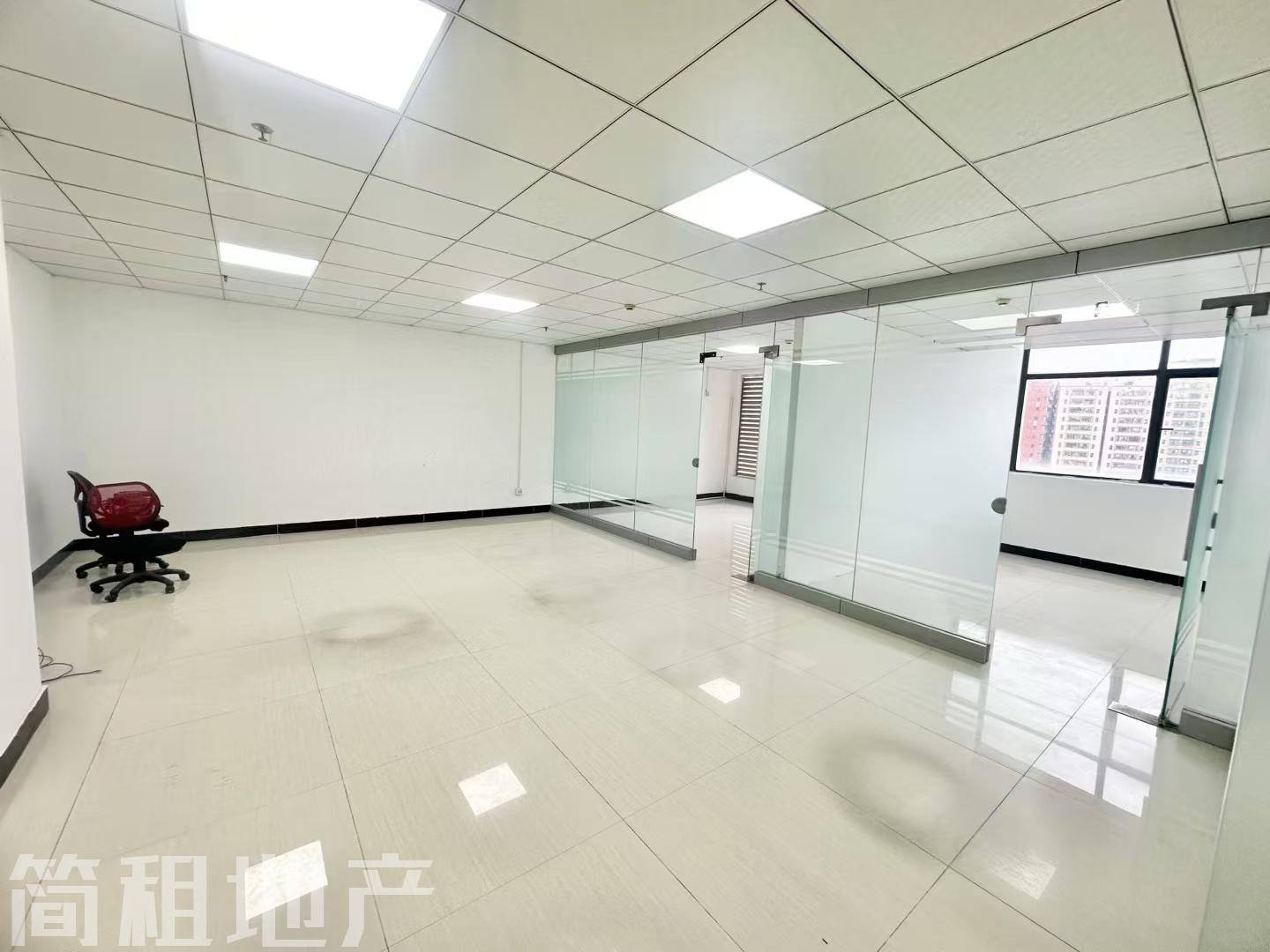 龙华大浪 油松科技大厦 184平 3+1 采光极好 可配家私
