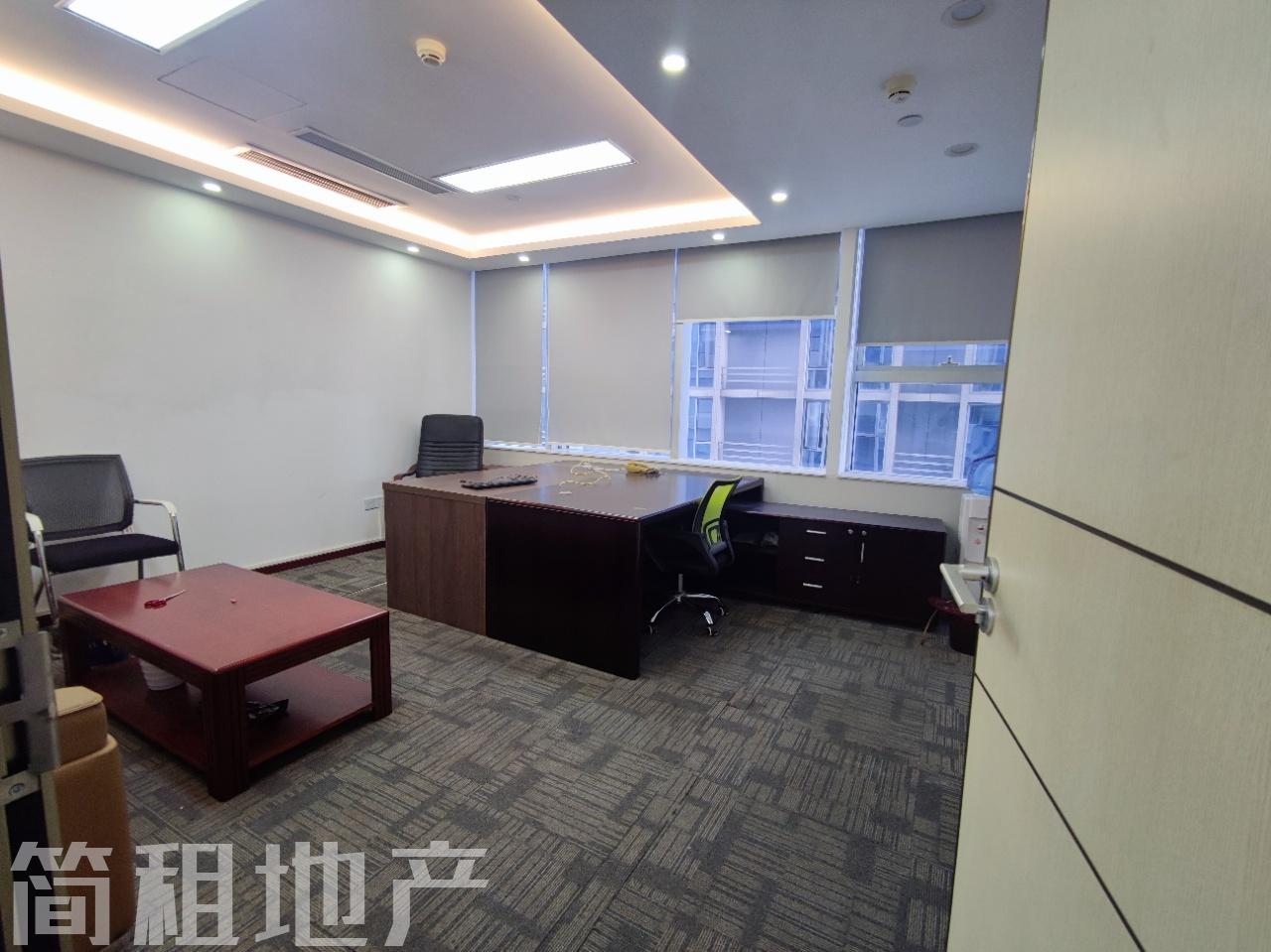 带家具 使用率高 正电梯口 世界金融中心