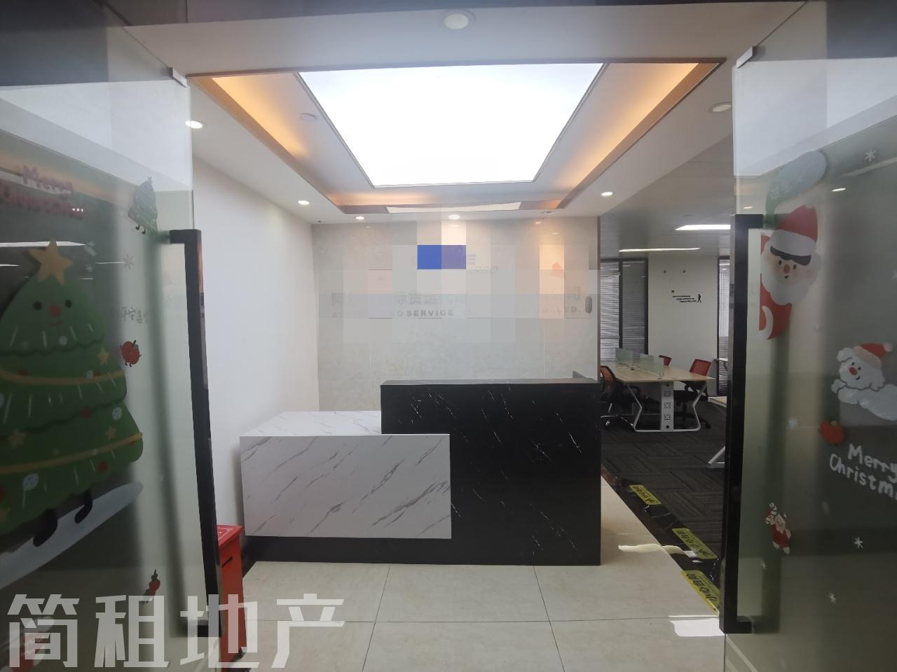 带家具 前台大 电梯口 方正户型 世界金融中心