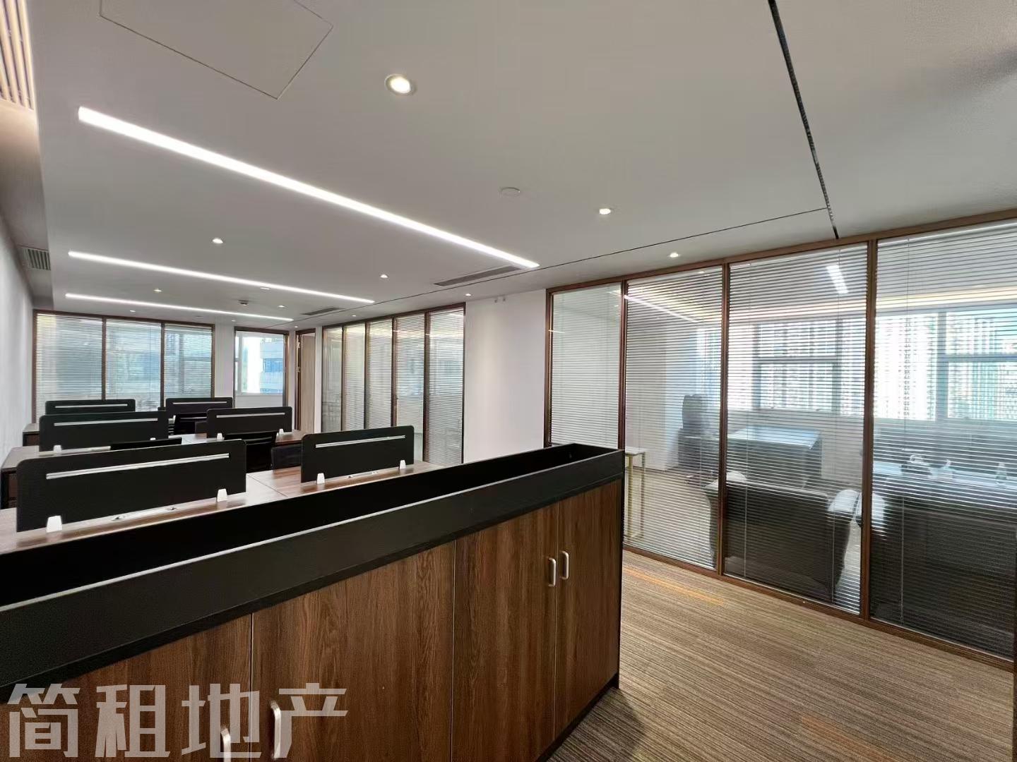 罗湖核心商务区 庐山大厦 豪装238平 4+1格局 西南向 全套家私