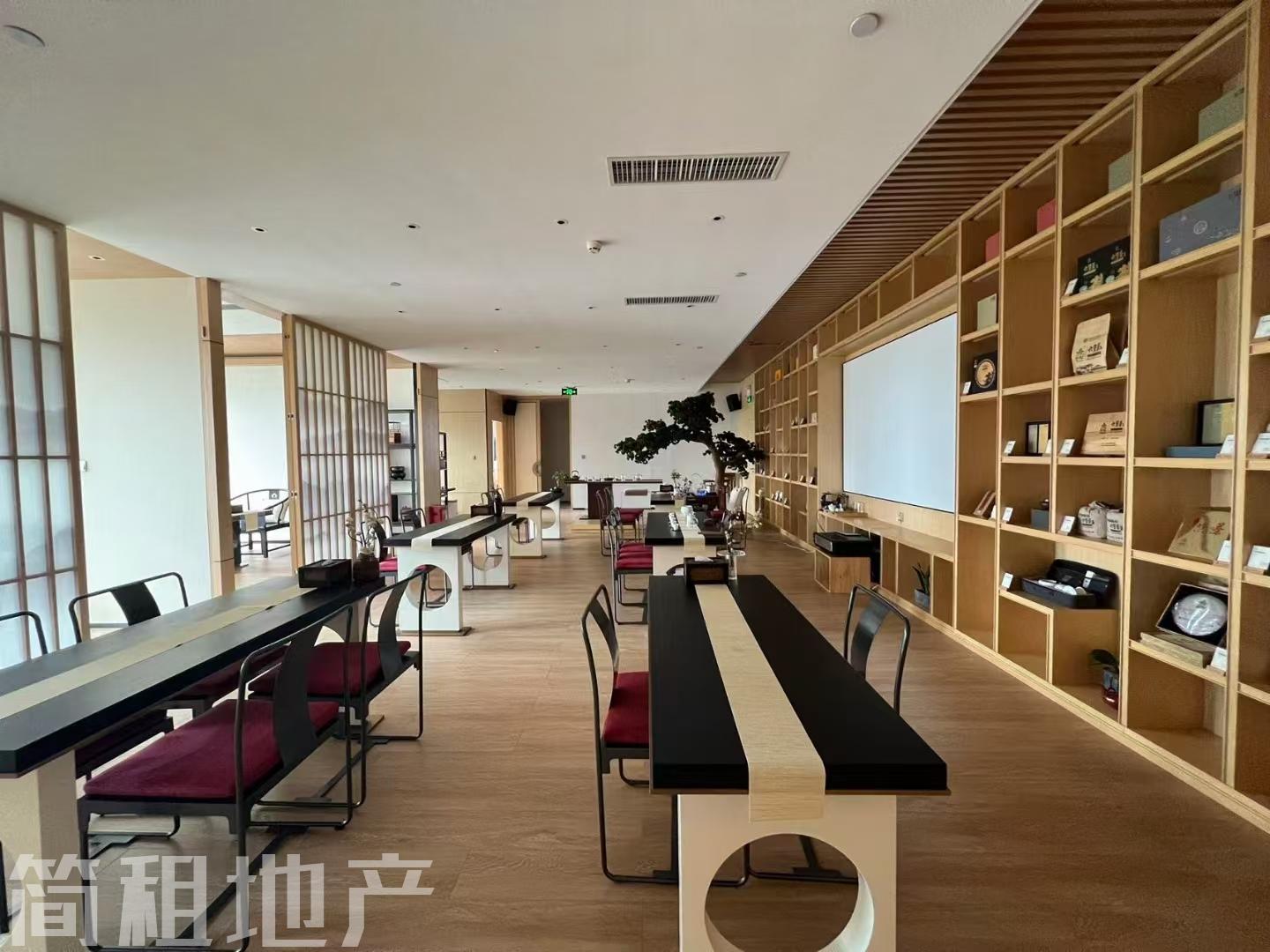 业主直租 有上下水 会所装修 海王银河大厦 豪装671平 7个房间