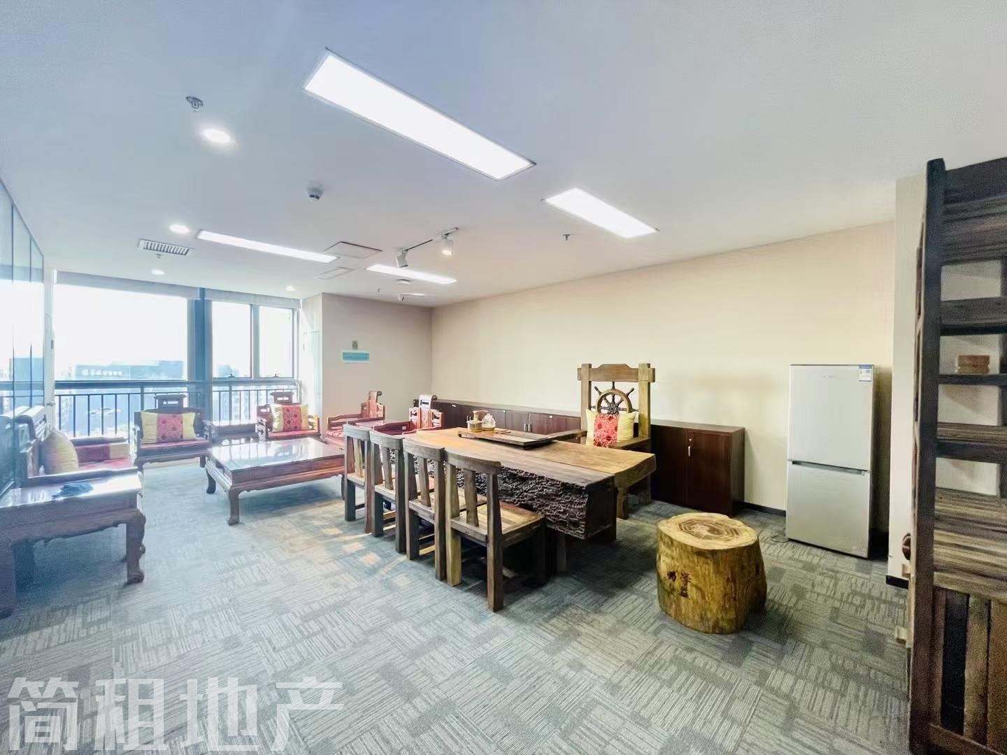 腾讯总部旁 比克大厦豪装830平 8+1 电梯口 双面采光 全套家私