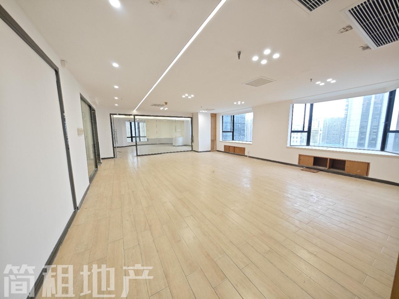 不限行业 正电梯口单元 适合美容，培训 天安国际大厦