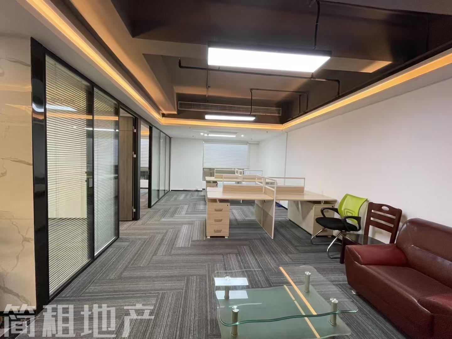 西乡固戍地铁口 万联大厦 精装145平 2+1 朝南向 配全套家私 