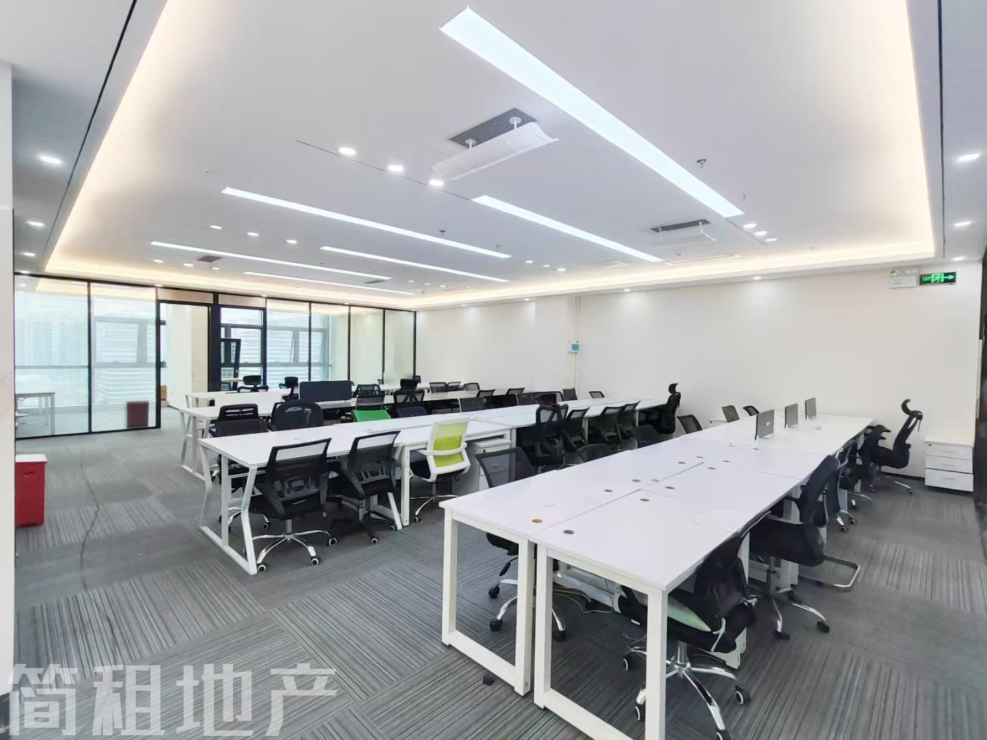 龙胜恒博中心 精装373平 4+1格局 电梯口 户型方正 带家私