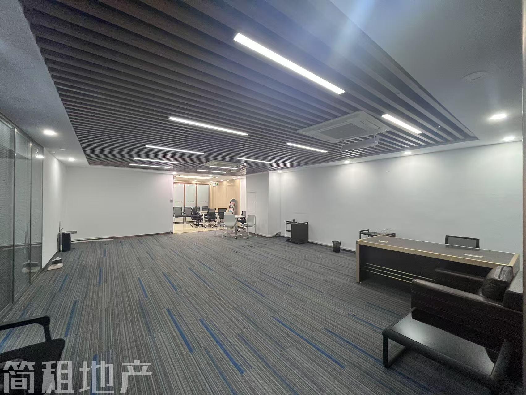 科技园南 迈科龙大厦 精装240平 3+1格局 朝南 看海景 高尔夫公园
