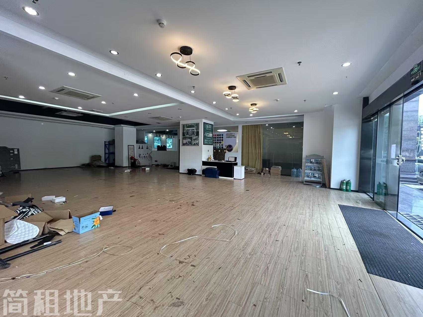 稀缺一楼 智慧谷创新园 精装829平 现成车行 适合做办公 展厅 餐饮会所
