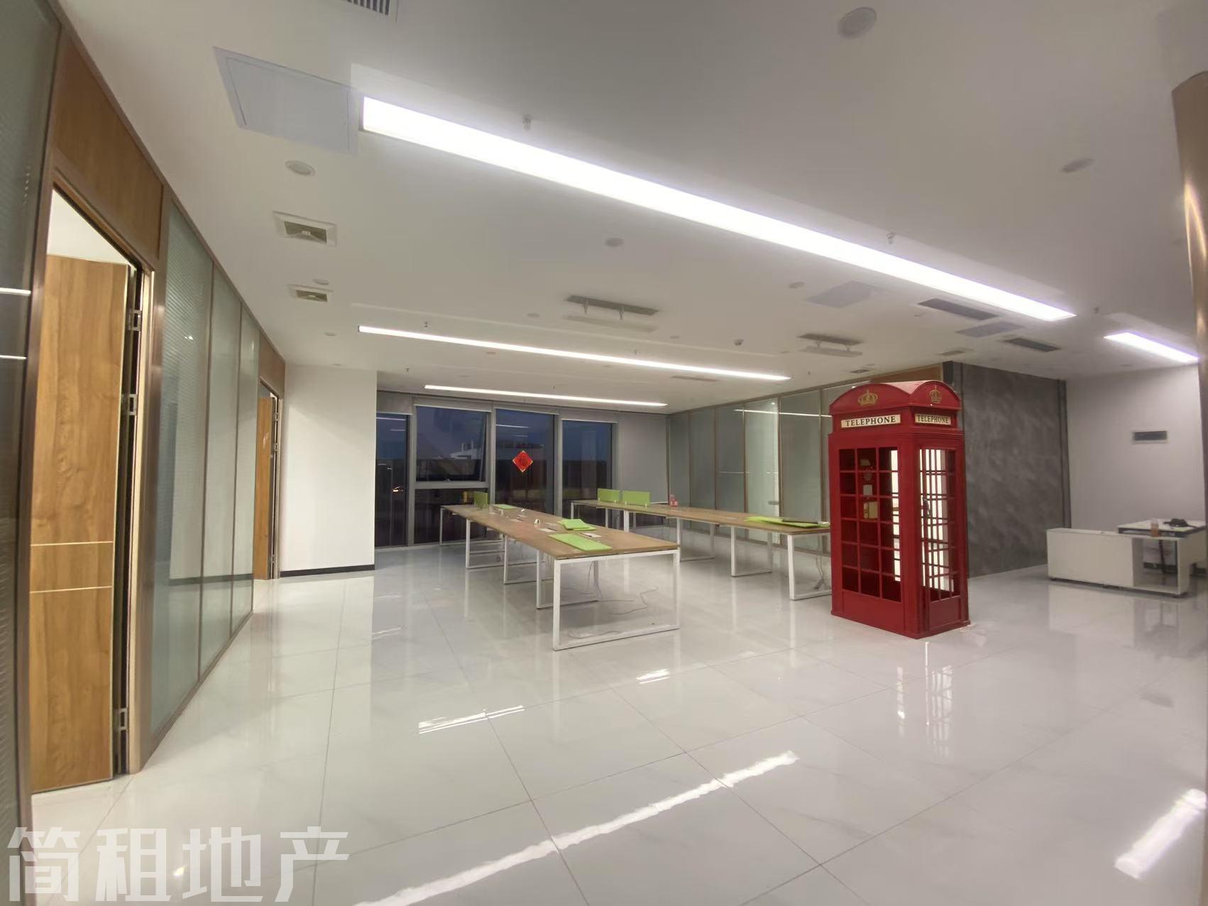 龙岗横岗地铁口 荣德国际精装648平 4+1格局 带家私