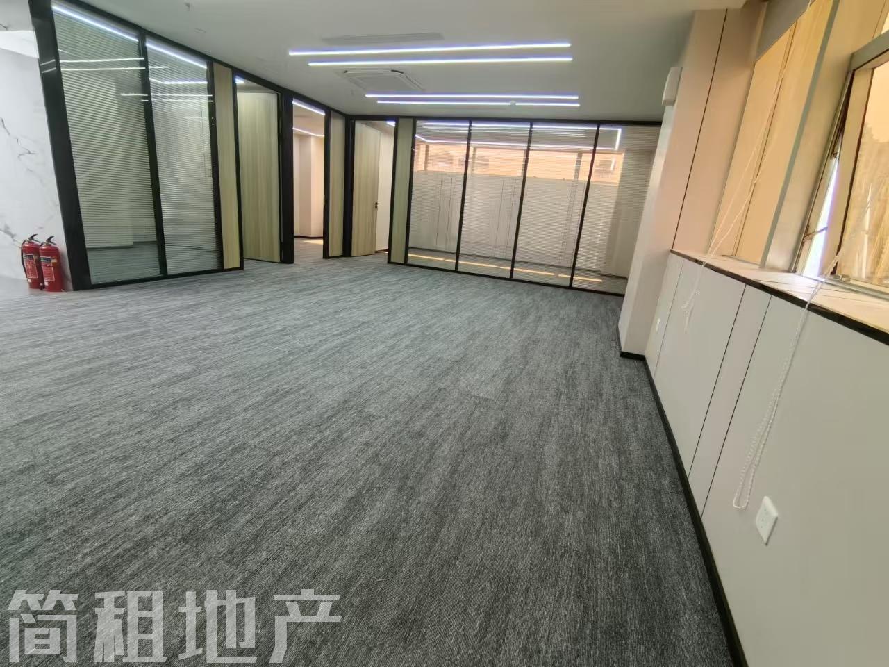 福田中心区 文蔚大厦 精装227平 3+1格 双面采光 可配家私