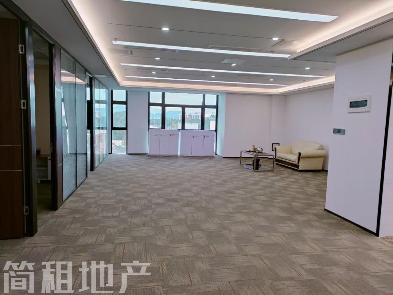 大气前台 正东采光 户型方正实用 全新精装 355平 3+1