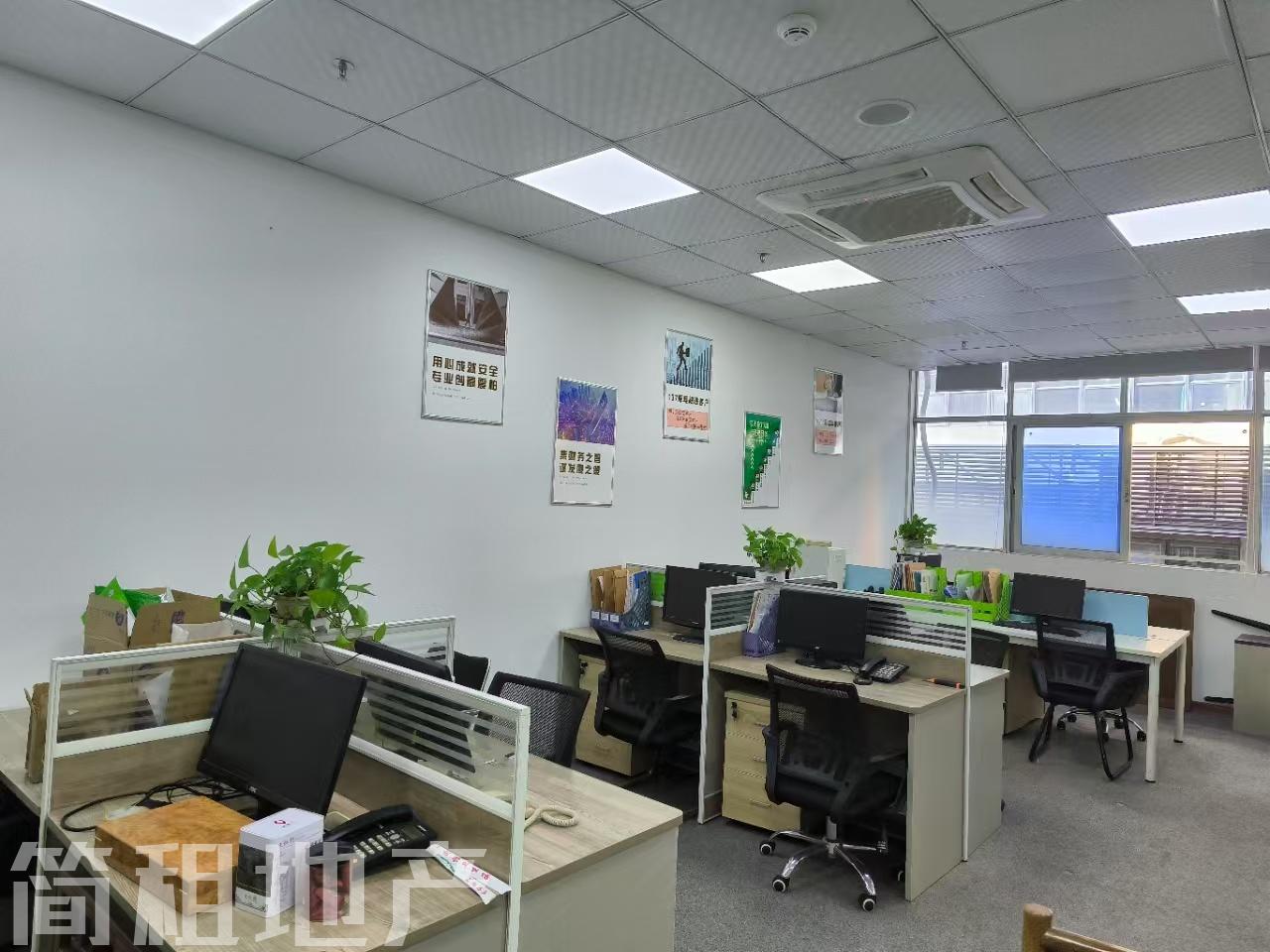 保税区 腾飞工业大厦 精装160平 1+1 带家私出租
