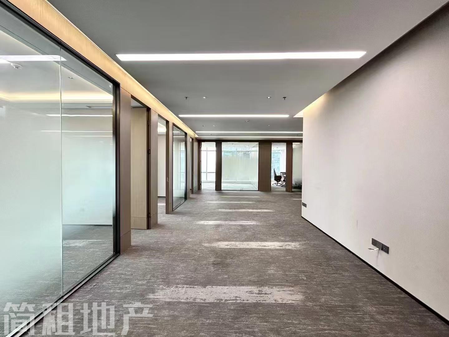 福田中心区 金中环商务大厦365平 6+1 东南向 电梯口