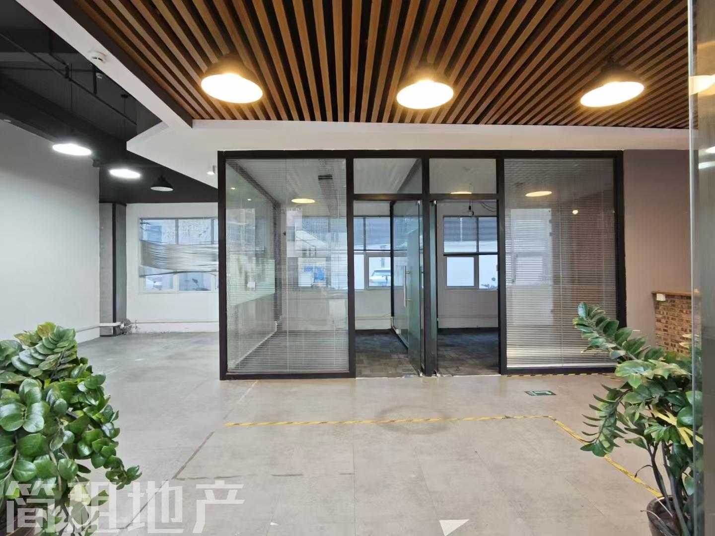 龙华上芬 源创园伍号 稀缺一楼 精装330平 3+1 带仓库 适合物流仓储