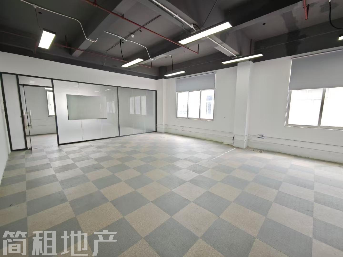 龙华上芬地铁口 源创园伍号 精装177平 1+1格局 大厅能坐25-30人