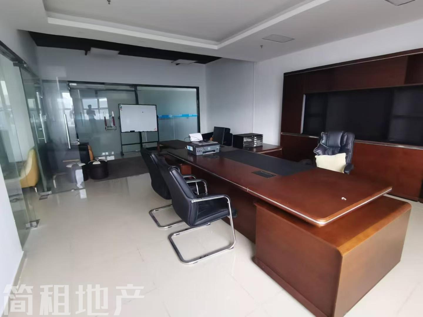 龙华大浪 颐丰华创新产业园 精装204平 3+1 带办公家私 拎包办公
