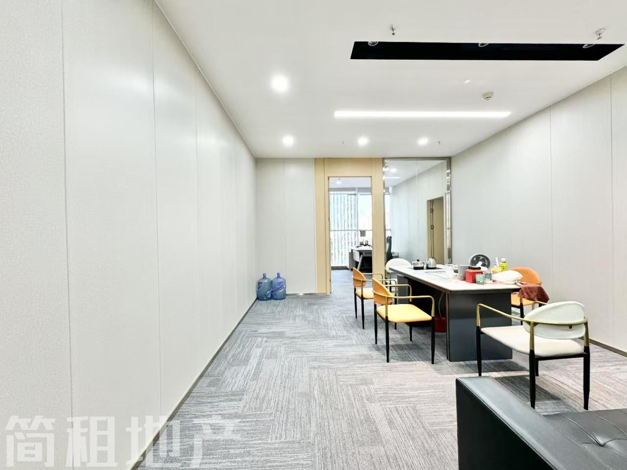 福田中心区 凤凰大厦精装126平 1+1 格局 地铁口 带家私
