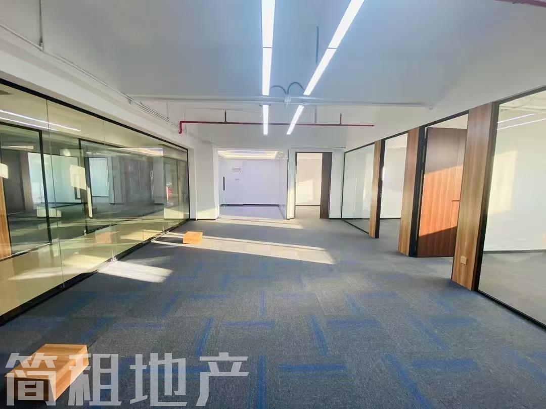 清湖 恒博利荣丰产业园 精装200平 3+1 大厅可坐18人 可配家私