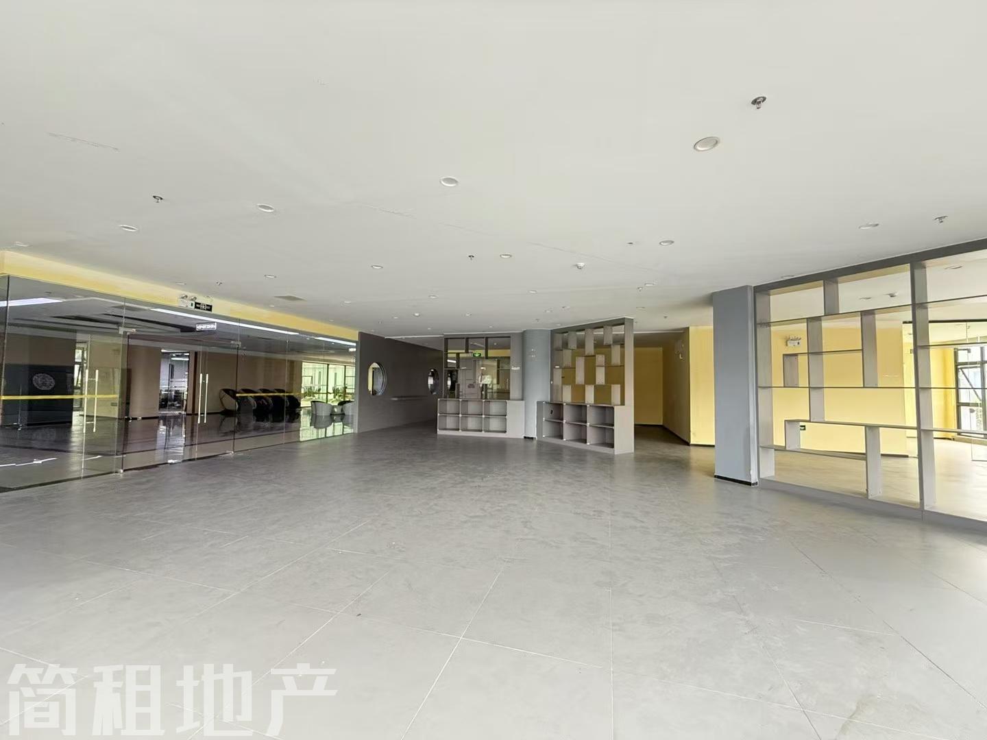 龙华清湖 恒博利荣丰产业园 精装550平 2+1 大厅可坐50人