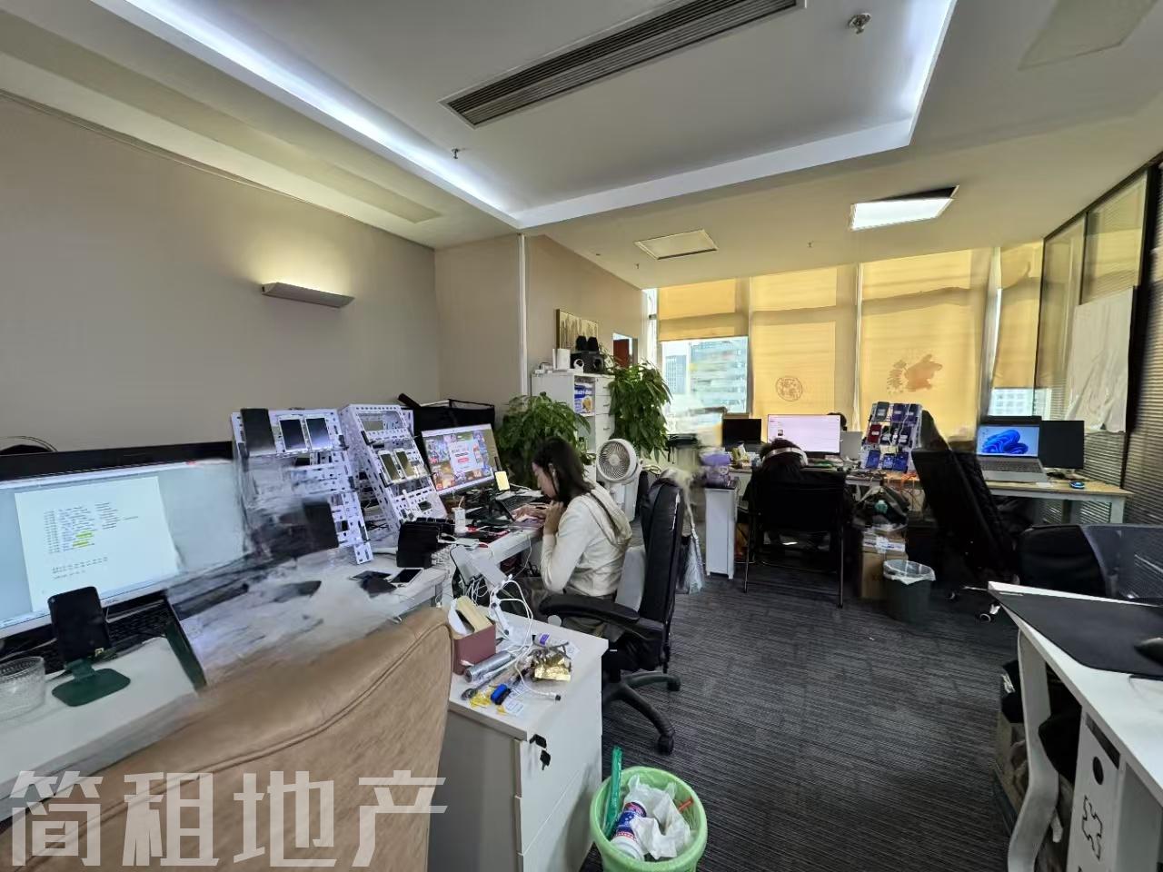 福田中心区 联合广场 精装136平 2+1 朝南 带家私 拎包办公