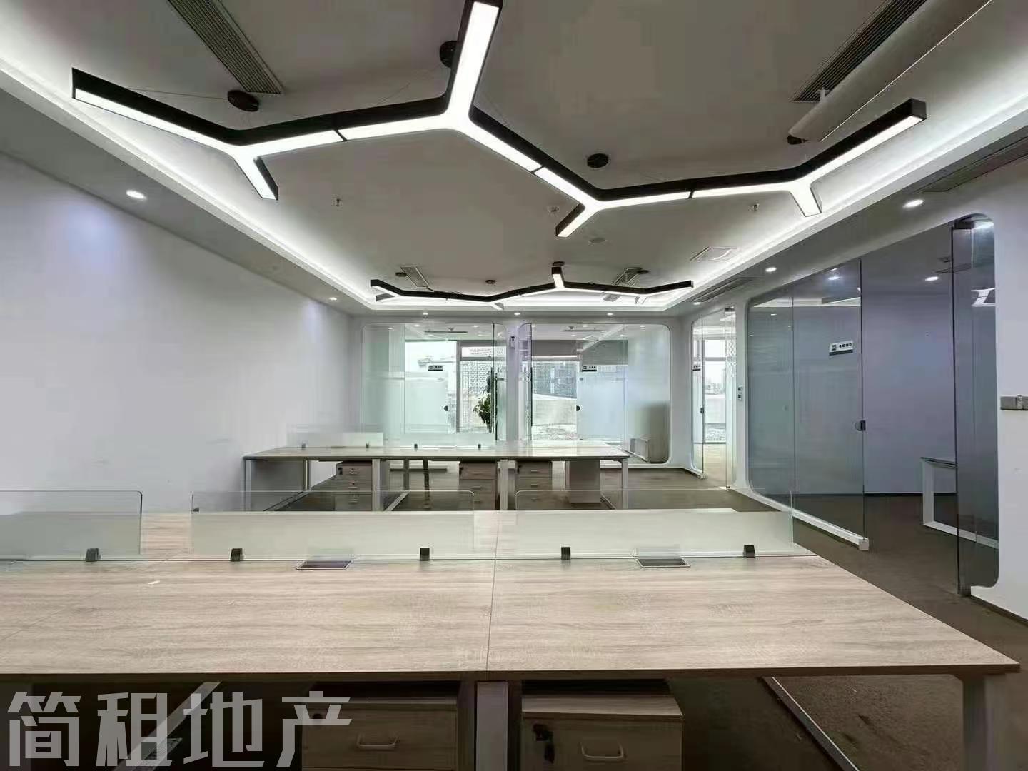 宝安中心区 卓越时代广场 精装168平 4+1 全套家私 看海景 使用率7成