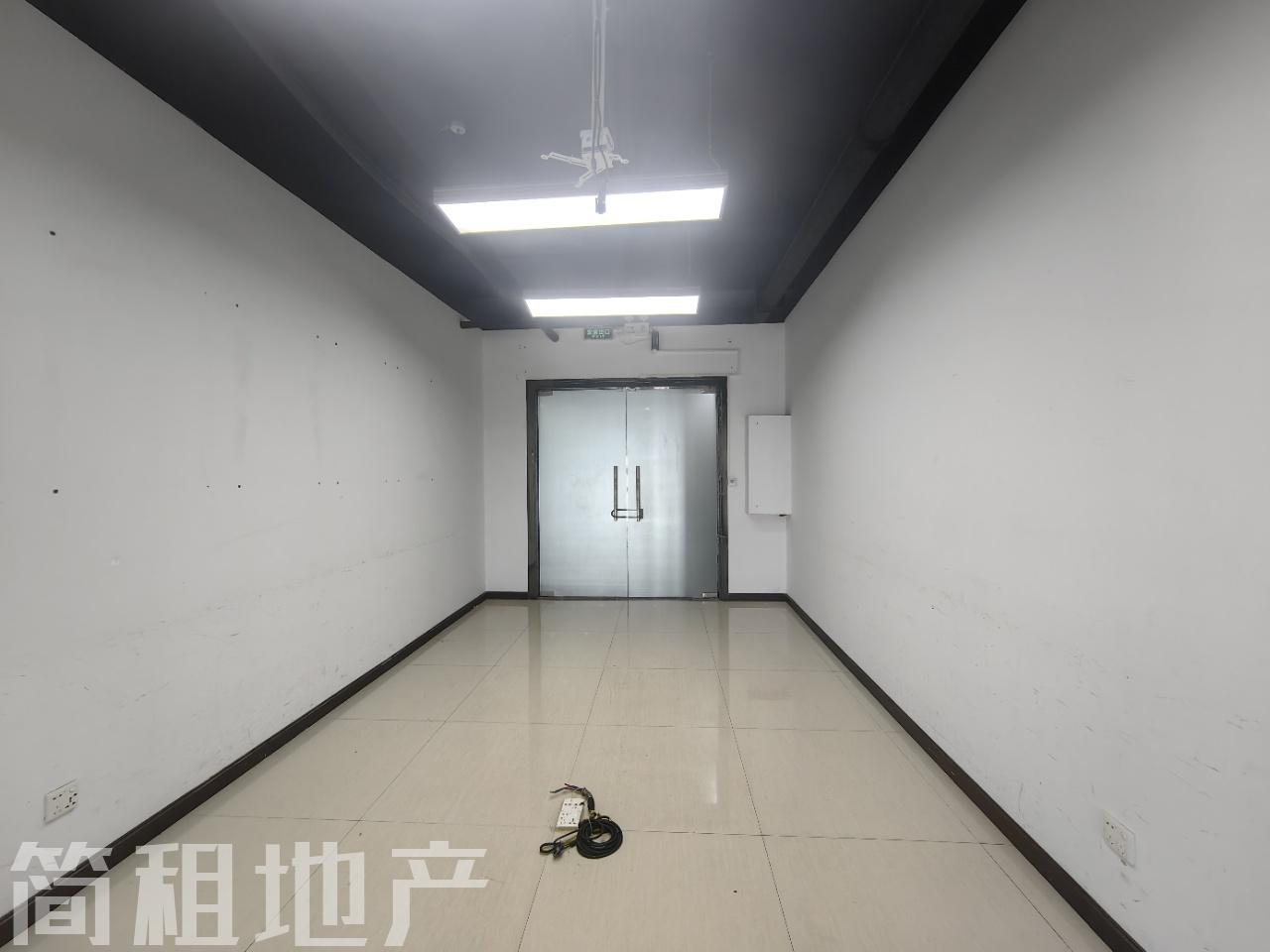 正电梯口单位 汇海广场 一手房东 高使用率 24小时空调_简租地产