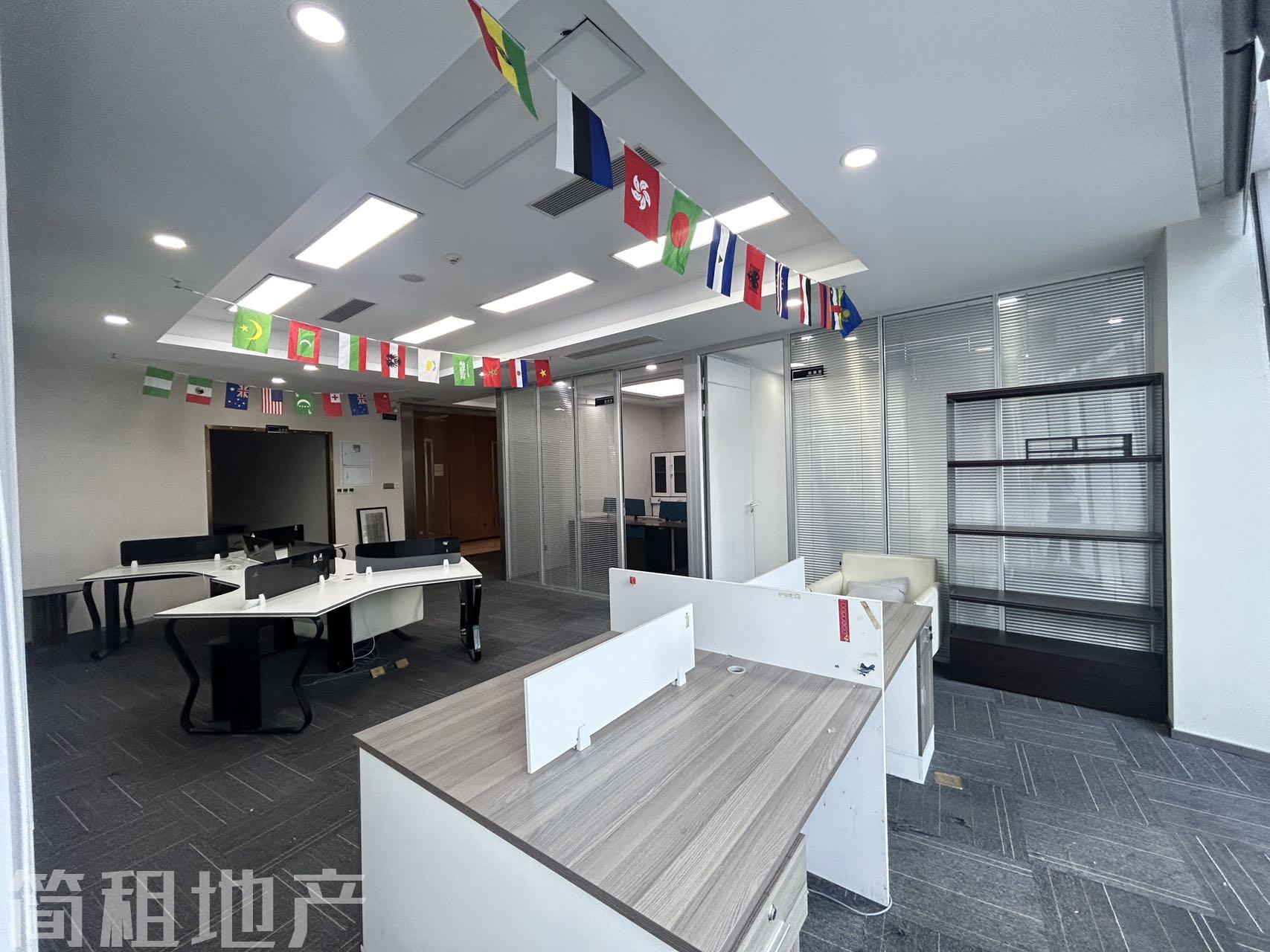西南带家具 一手直租 房产证面积 卓越前海壹号 周边配套成熟_简租地产