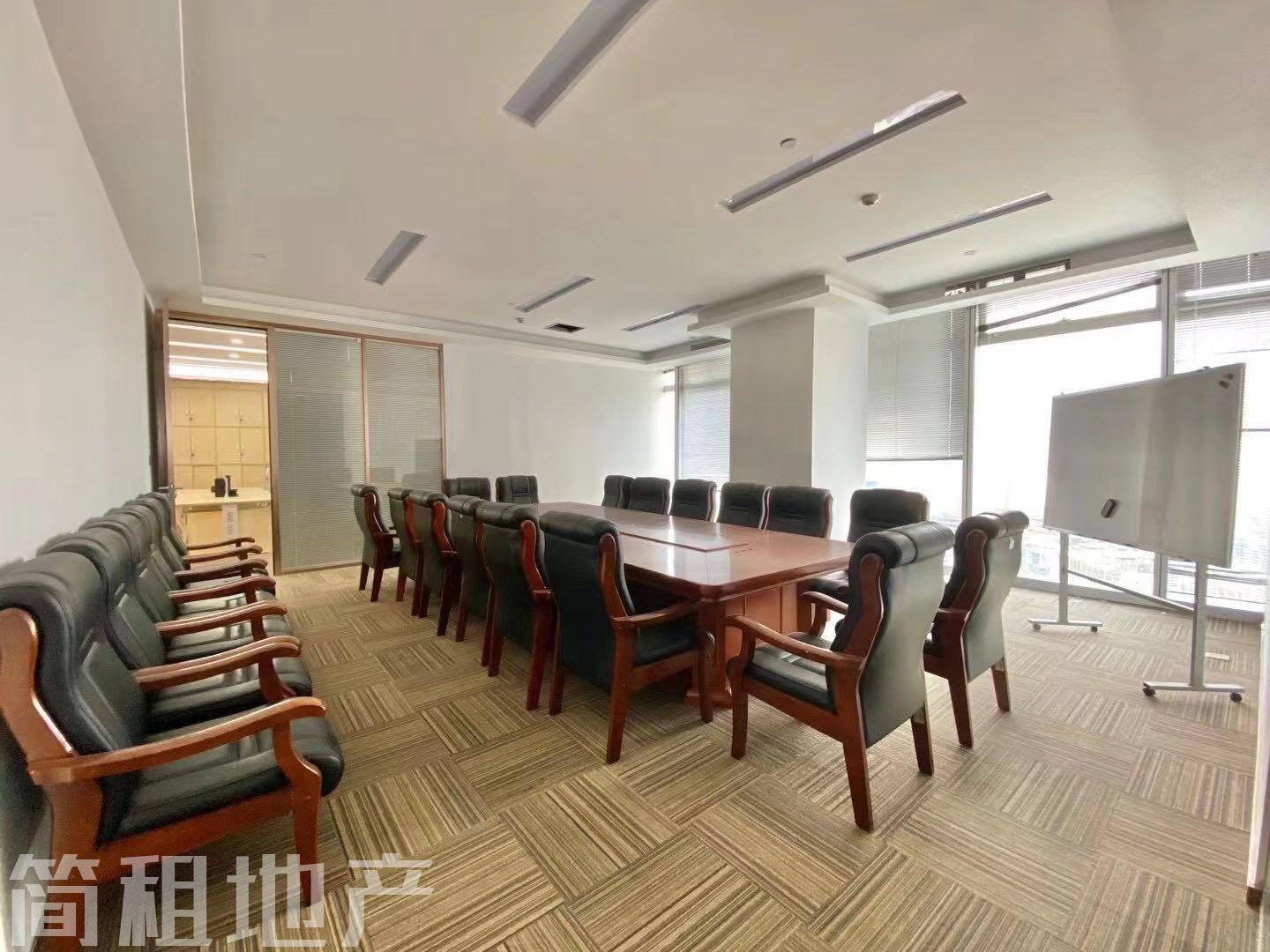 正电梯口 带家具 一手直租 房产证面积 卓越前海壹号 周边配套成熟_简租地产