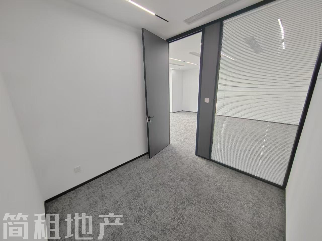 科技园南 阳光粤海大厦 精装135平 2+1格局 大厅可坐18人 可配家私_简租地产